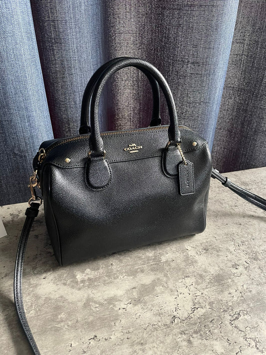 Vintage Coach Leather Crossbody Bag
Black/Gold Authentic with dustbag