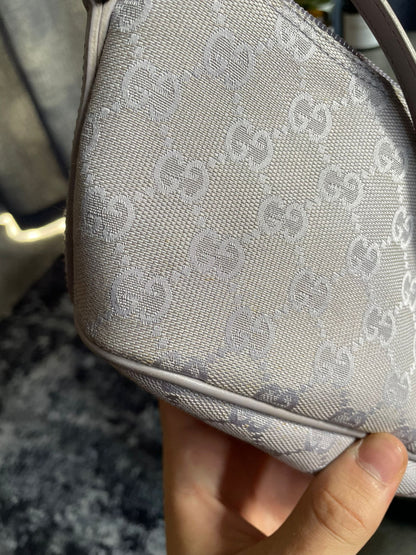 vintage gucci gg monogram boat pochette
Silver/Lilac Authentic Y2k