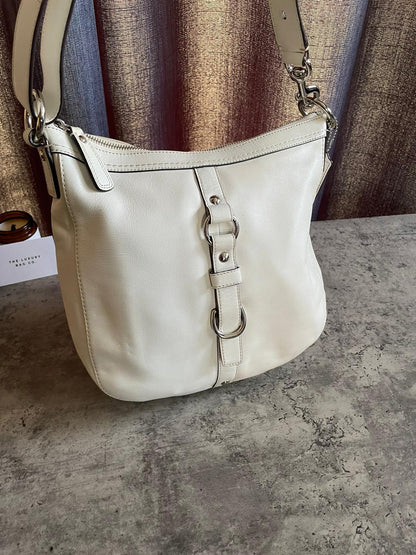 Vintage Coach Shoulderbag White Leather
Authentic Y2k Detailed