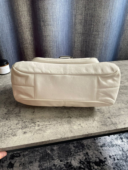 Coach Soho White Leather Gold Handbag/ Shoulderbag Authentic Buckle