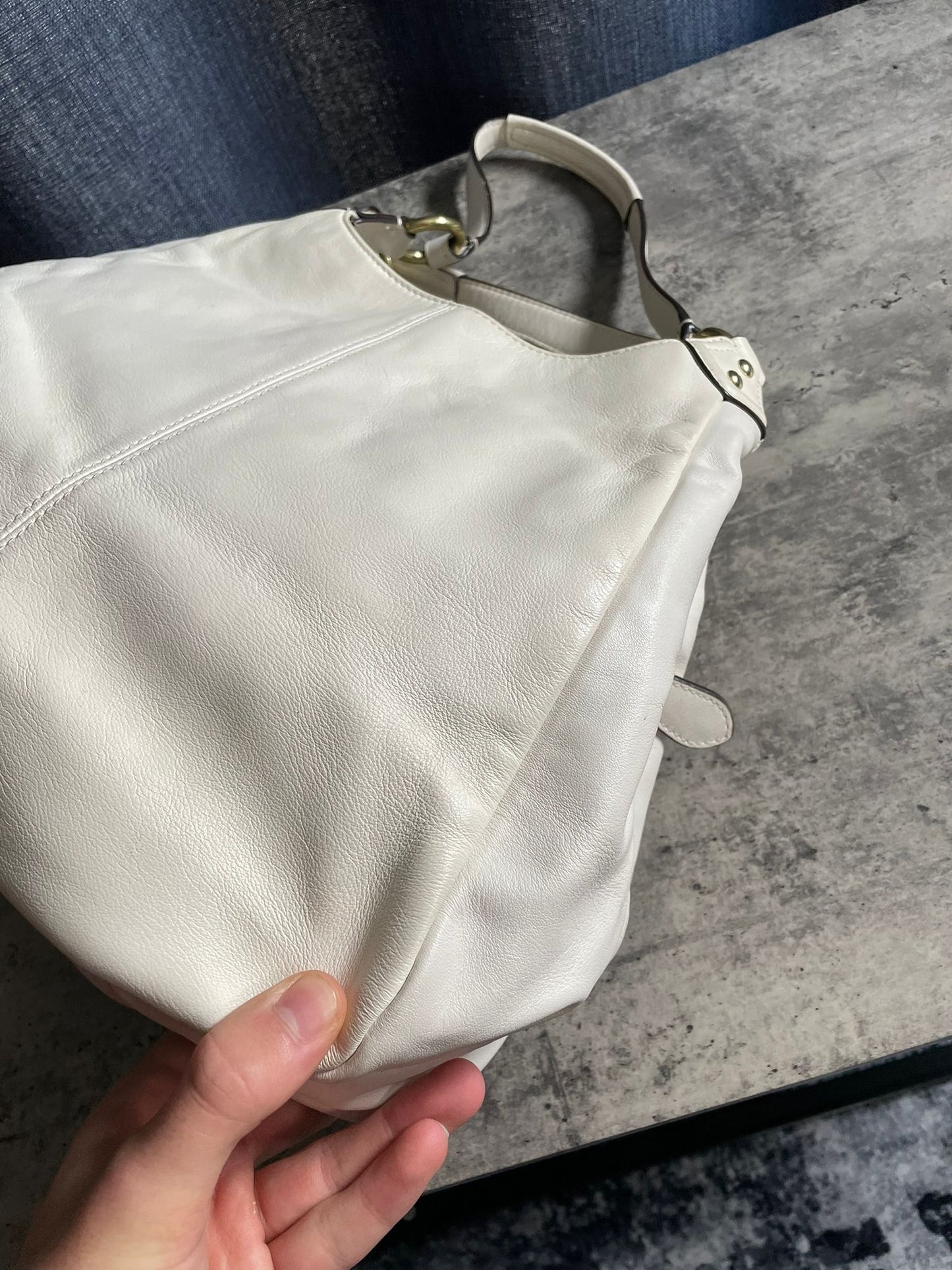 Coach Soho White Leather Gold Handbag/ Shoulderbag Authentic Buckle