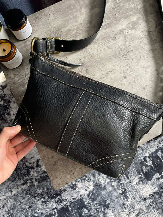 Vintage Coach Leather Crossbody Bag
Black/Gold Authentic with dustbag