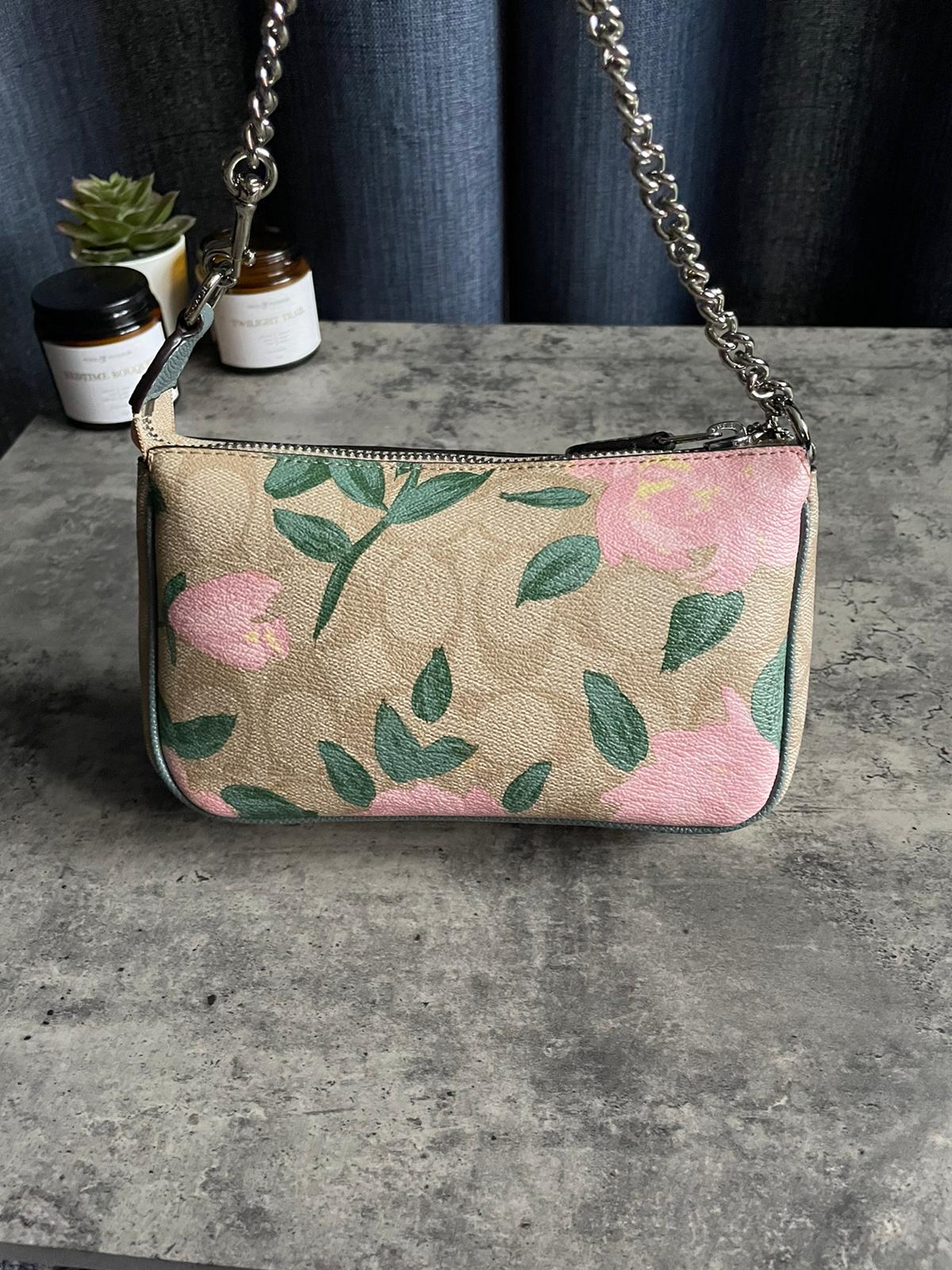 Coach Monogram Flower Print Mini
Handbag/Shoulderbag Beige authentic good condition