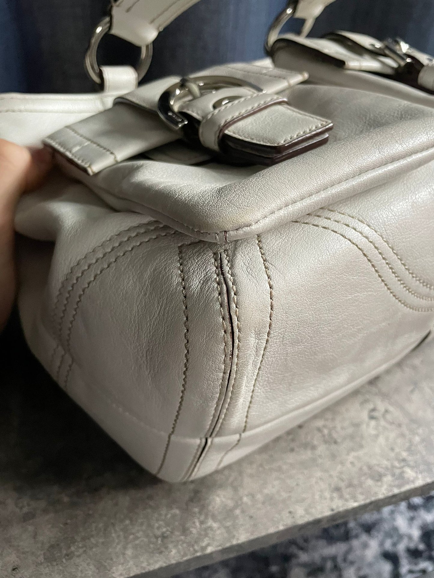 Vintage Coach Handbag White Leather
Soho Y2K Buckle Double pocket Authentic