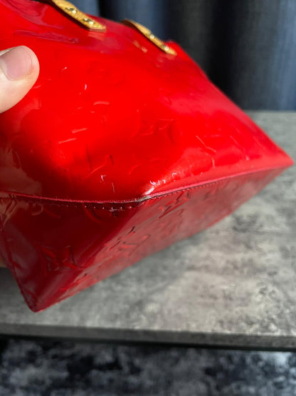 Louis Vuitton Vernis Rouge/Red Totebag/ handbag vintage Y2K authentic glossy/ shiny good condition