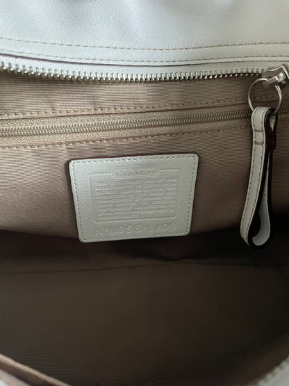 Vintage Coach Handbag White Leather
Soho Y2K Buckle Double pocket Authentic