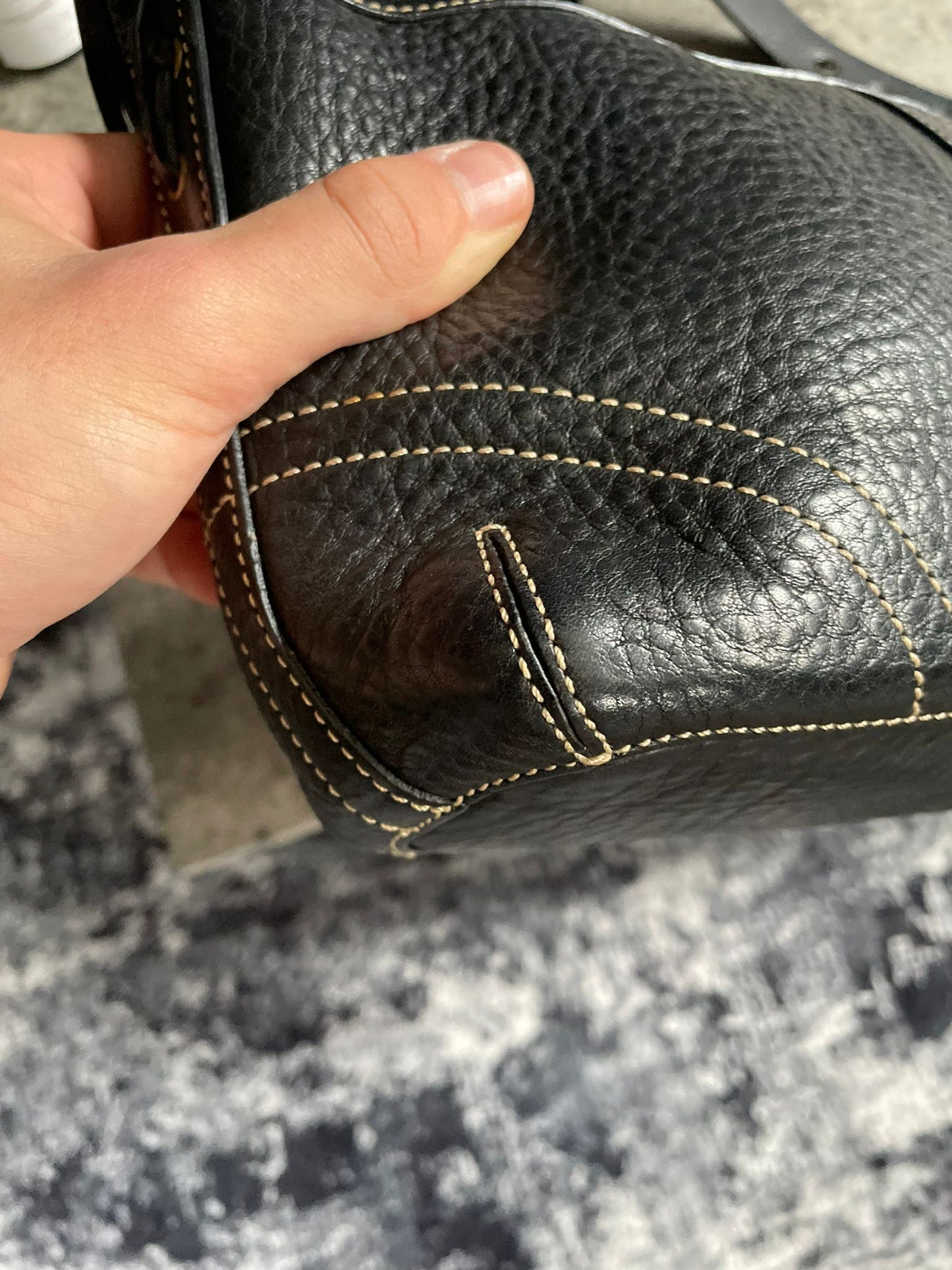 Vintage Coach Leather Crossbody Bag
Black/Gold Authentic with dustbag