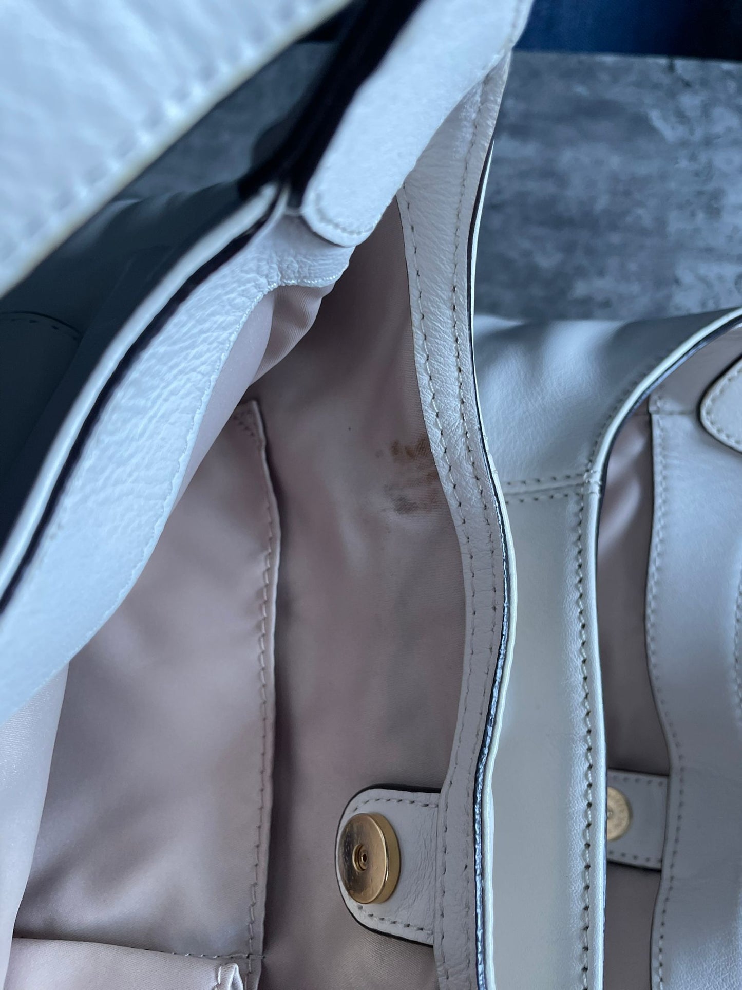 Coach Soho White Leather Gold Handbag/ Shoulderbag Authentic Buckle