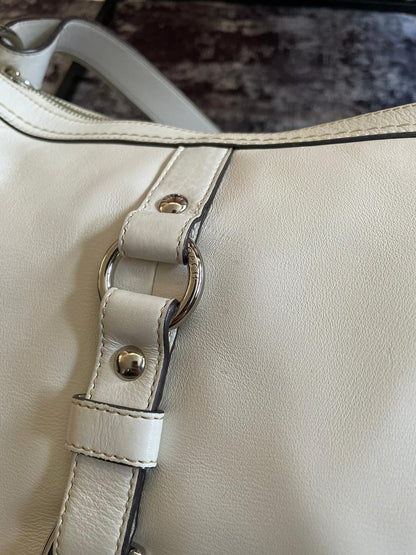 Vintage Coach Shoulderbag White Leather
Authentic Y2k Detailed
