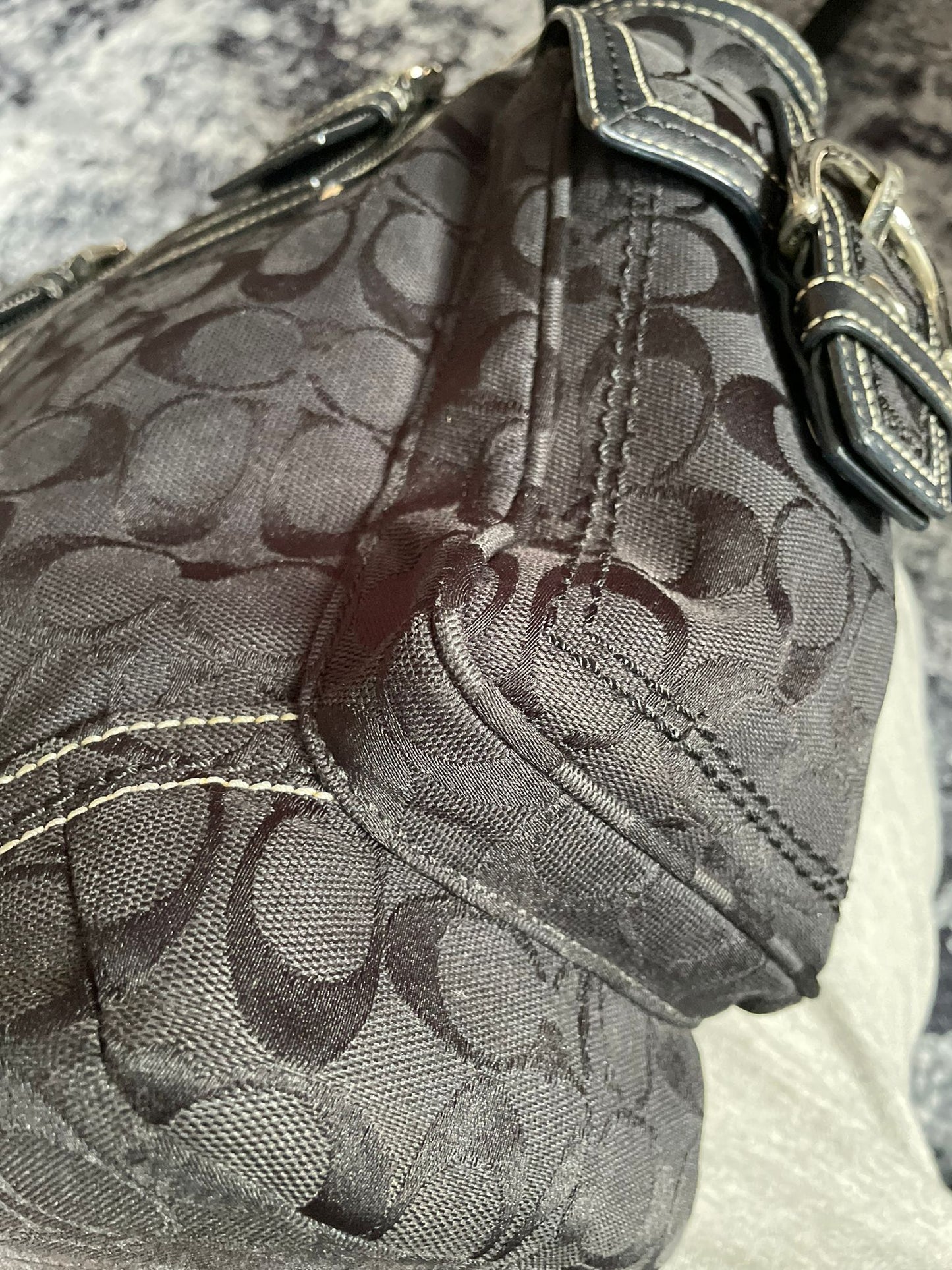 Vintage Coach Black Monogram Soho Handbag/Shoulderbag Authentic Y2K
Buckle