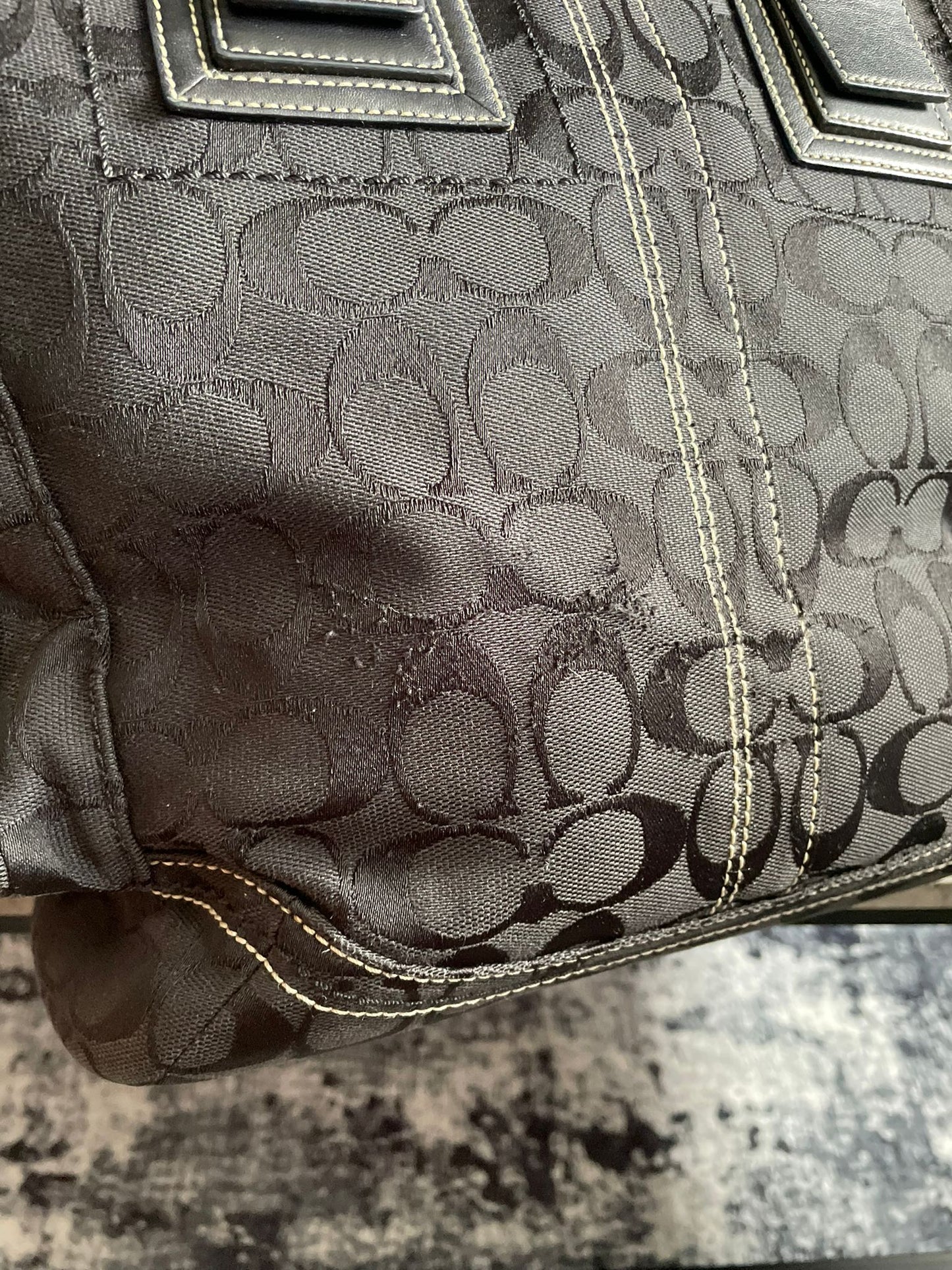 Vintage Coach Black Monogram Soho Handbag/Shoulderbag Authentic Y2K
Buckle