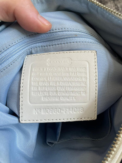 Vintage Coach Shoulderbag White Leather
Authentic Y2k Detailed
