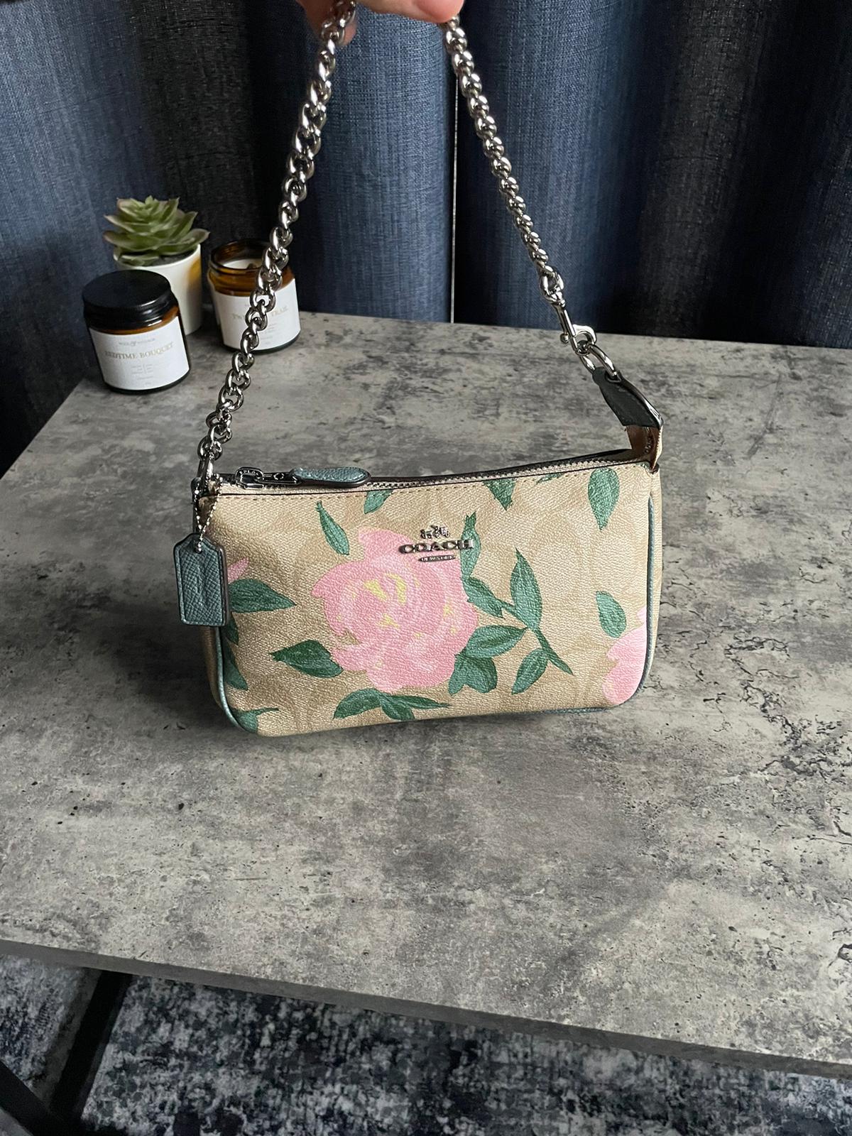 Coach Monogram Flower Print Mini
Handbag/Shoulderbag Beige authentic good condition