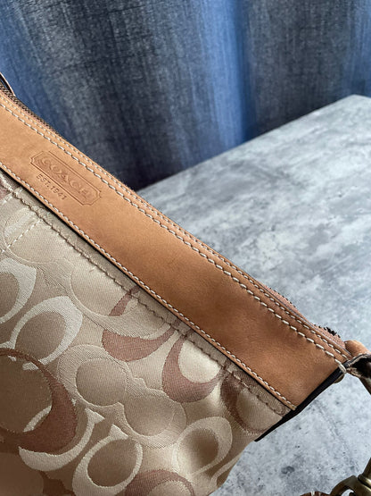 Vintage Coach Monogram Crossbody Bag
Beige/Brown Y2k Authentic
