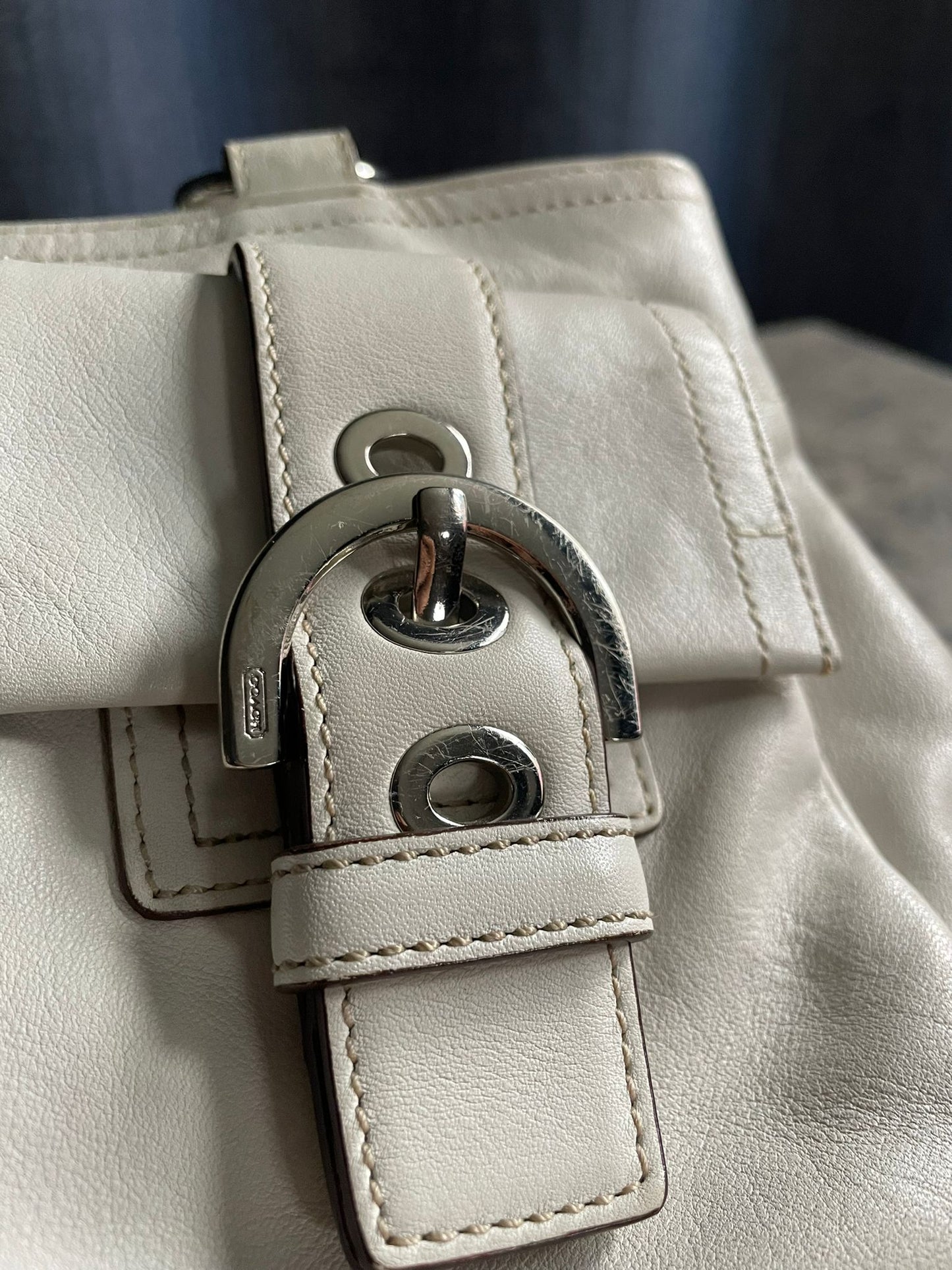 Vintage Coach Handbag White Leather
Soho Y2K Buckle Double pocket Authentic