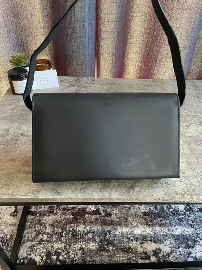 Vintage Gucci ShoulderBag Square G
Emblem authentic 2k hard shell black