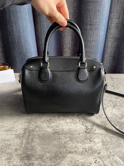 Vintage Coach Leather Crossbody Bag
Black/Gold Authentic with dustbag