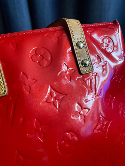Louis Vuitton Vernis Rouge/Red Totebag/ handbag vintage Y2K authentic glossy/ shiny good condition