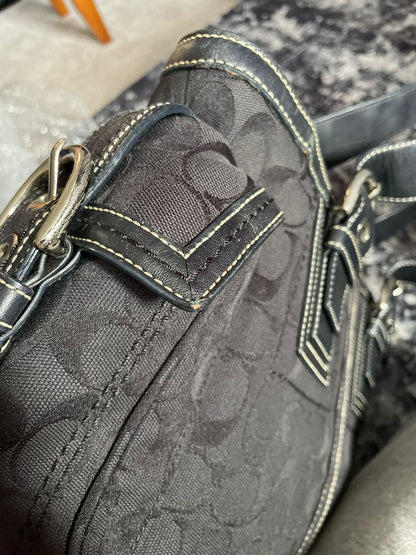 Vintage Coach Black Monogram Soho Handbag/Shoulderbag Authentic Y2K
Buckle