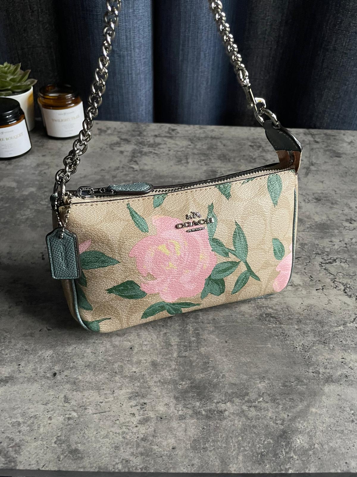 Coach Monogram Flower Print Mini
Handbag/Shoulderbag Beige authentic good condition