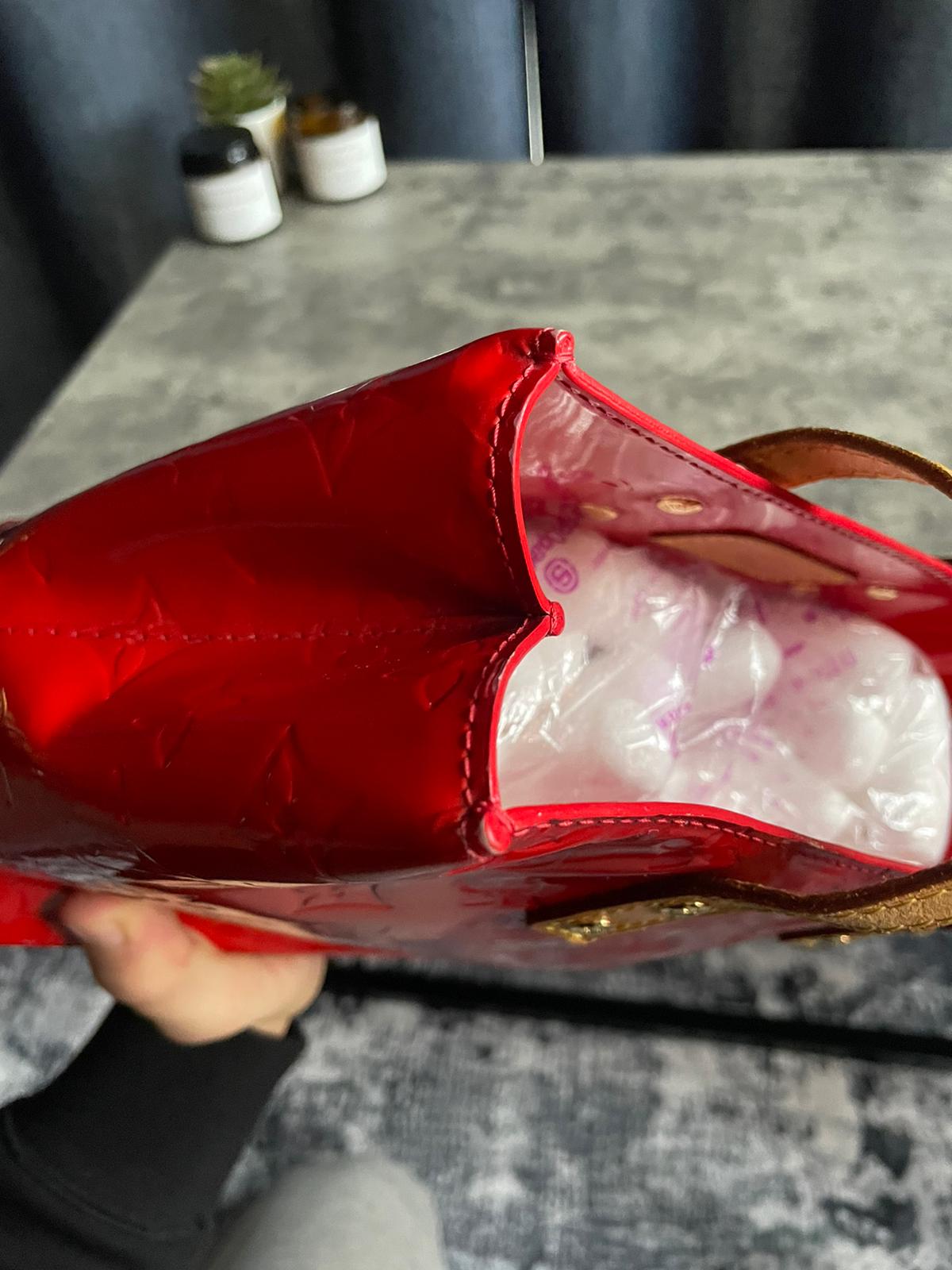 Louis Vuitton Vernis Rouge/Red Totebag/ handbag vintage Y2K authentic glossy/ shiny good condition