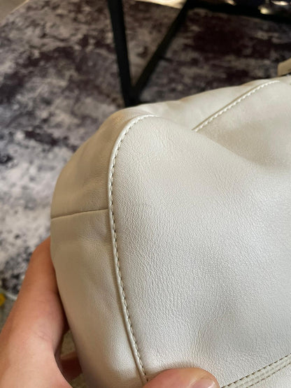 Vintage Coach Shoulderbag White Leather
Authentic Y2k Detailed