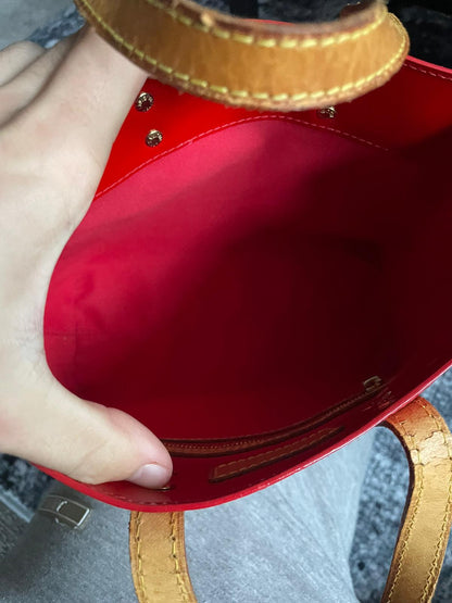 Louis Vuitton Vernis Rouge/Red Totebag/ handbag vintage Y2K authentic glossy/ shiny good condition