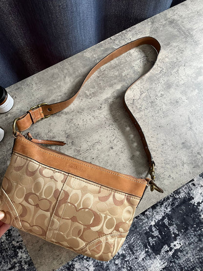 Vintage Coach Monogram Crossbody Bag
Beige/Brown Y2k Authentic