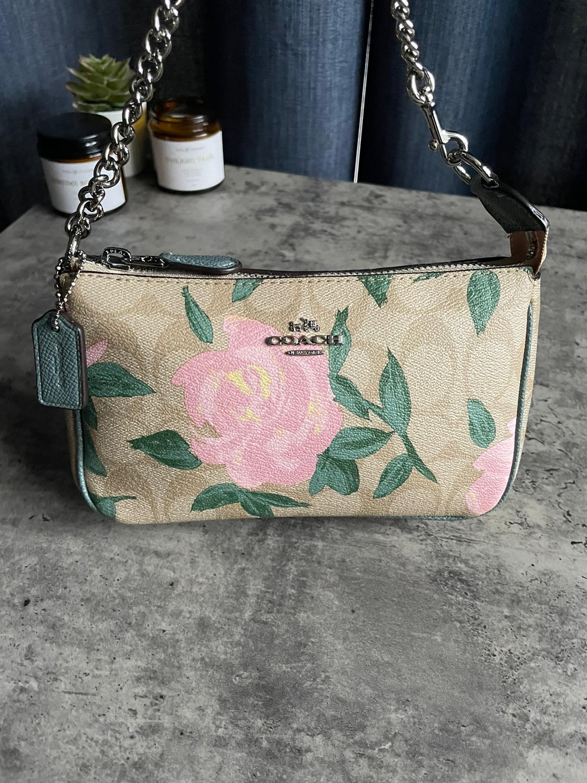 Coach Monogram Flower Print Mini
Handbag/Shoulderbag Beige authentic good condition