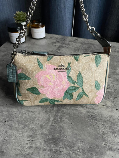 Coach Monogram Flower Print Mini
Handbag/Shoulderbag Beige authentic good condition