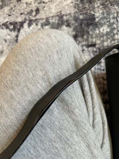 Vintage Gucci ShoulderBag Square G
Emblem authentic 2k hard shell black