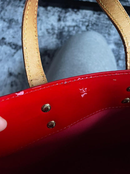 Louis Vuitton Vernis Rouge/Red Totebag/ handbag vintage Y2K authentic glossy/ shiny good condition