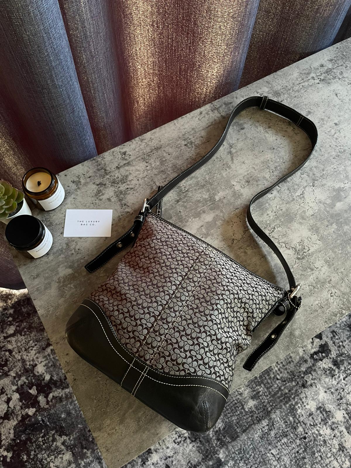 Vintage Coach Shoulderbag Monogram
Grey/black authentic 2k crossbody