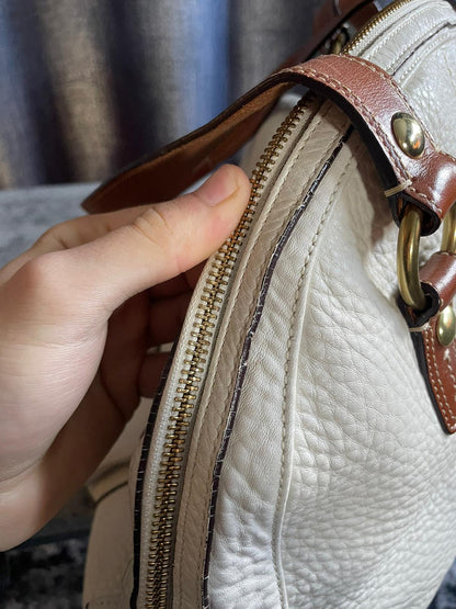 Vintage Coach Soho Handbag White/ Brown Leather Buckle Flap Authentic Y2k
Good condition