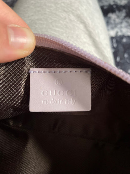 vintage gucci gg monogram boat pochette
Silver/Lilac Authentic Y2k