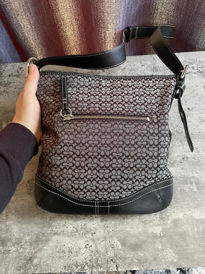 Vintage Coach Shoulderbag Monogram
Grey/black authentic 2k crossbody