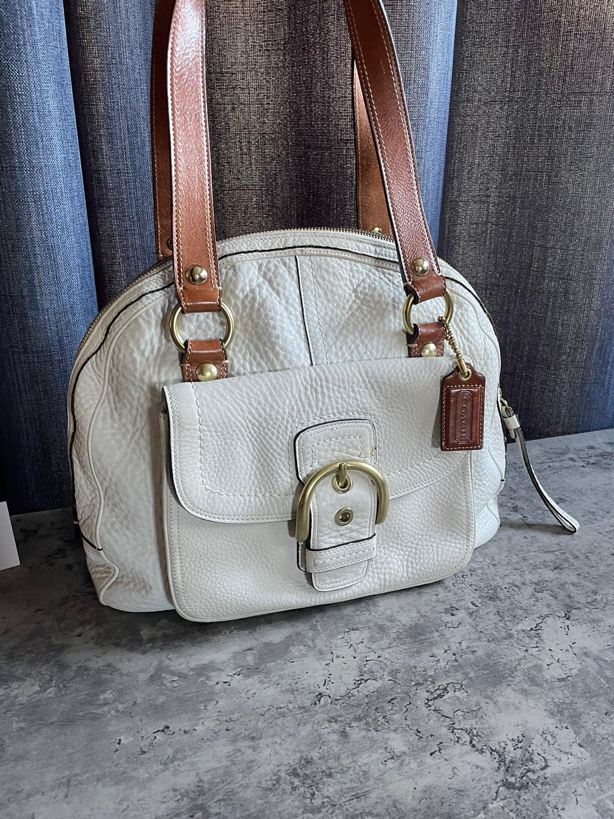 Vintage Coach Soho Handbag White/ Brown Leather Buckle Flap Authentic Y2k
Good condition