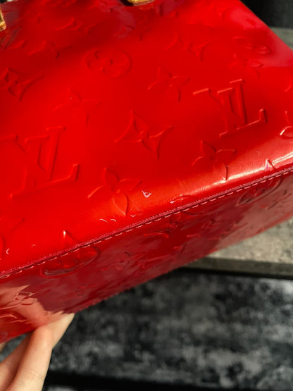 Louis Vuitton Vernis Rouge/Red Totebag/ handbag vintage Y2K authentic glossy/ shiny good condition