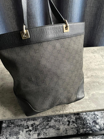 Vintage Gucci Shoulderbag GG Monogram
Black/Grey Authentic Y2K