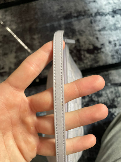 vintage gucci gg monogram boat pochette
Silver/Lilac Authentic Y2k