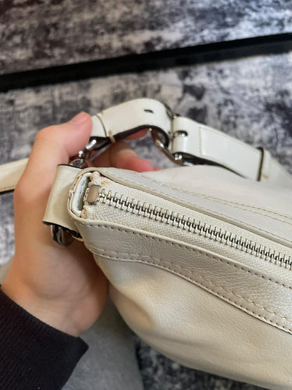 Vintage Coach Shoulderbag White Leather
Authentic Y2k Detailed