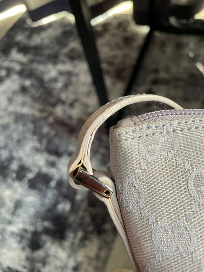 vintage gucci gg monogram boat pochette
Silver/Lilac Authentic Y2k