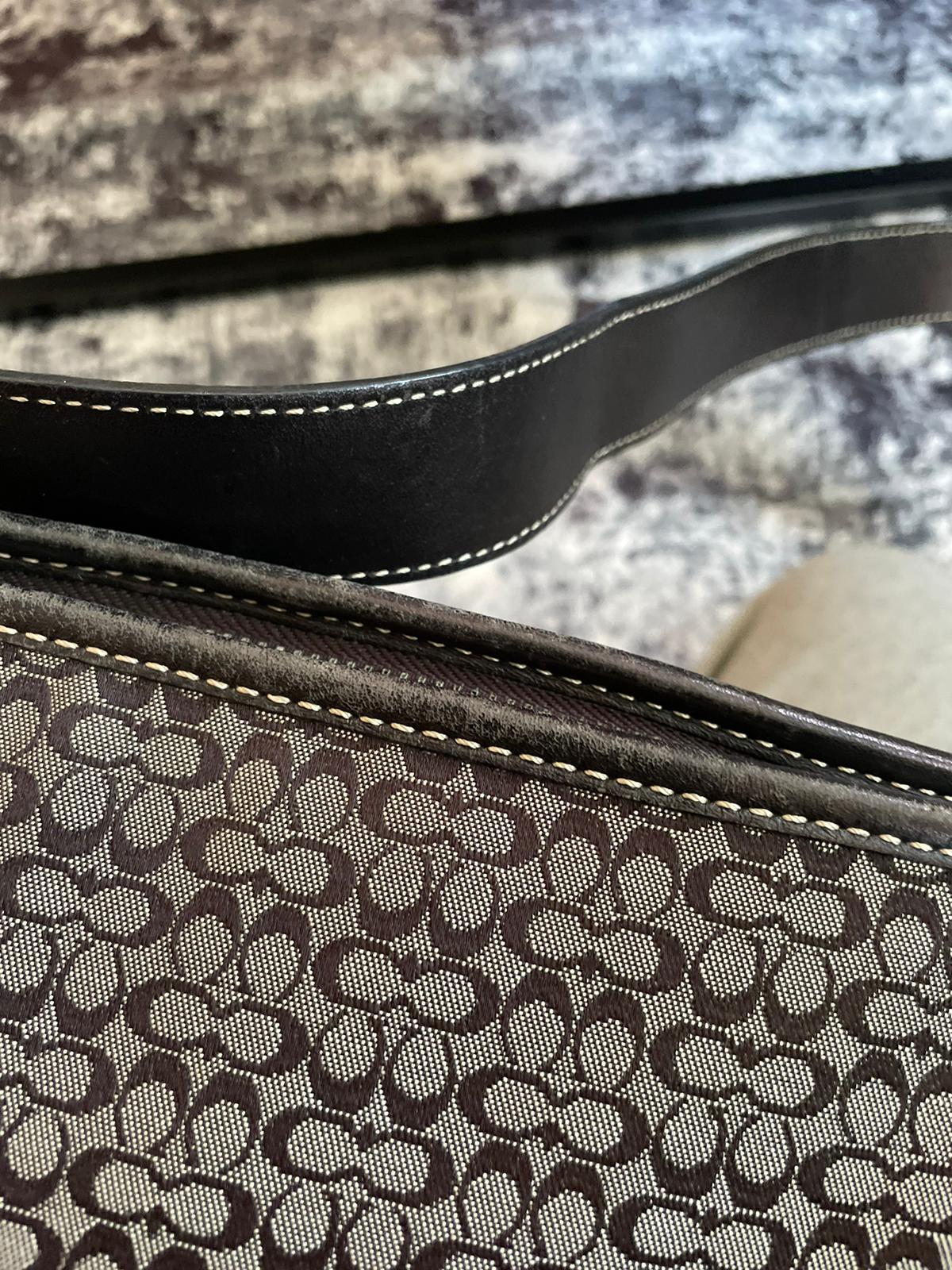 Vintage Coach Shoulderbag Monogram
Grey/black authentic 2k crossbody