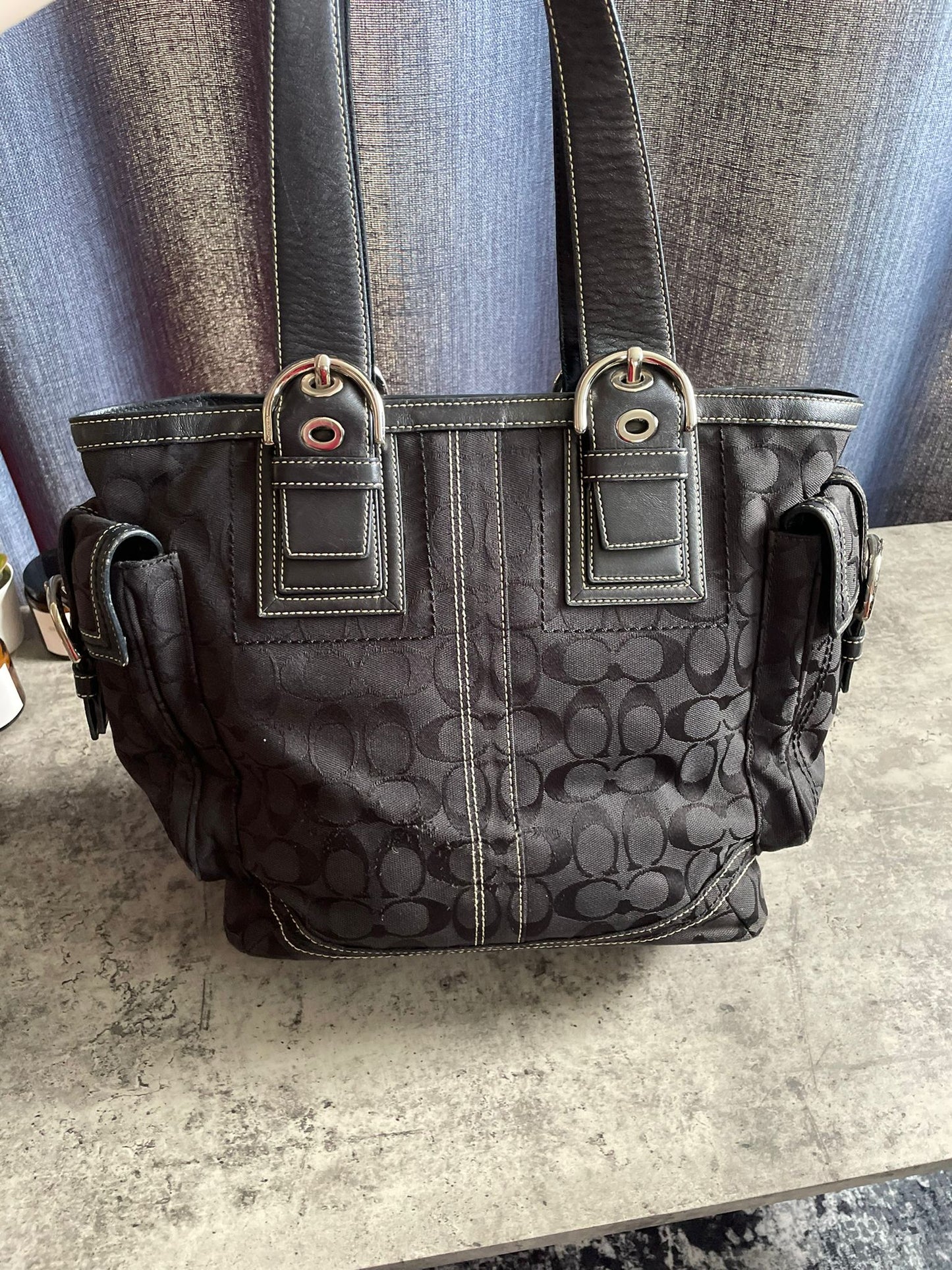 Vintage Coach Black Monogram Soho Handbag/Shoulderbag Authentic Y2K
Buckle