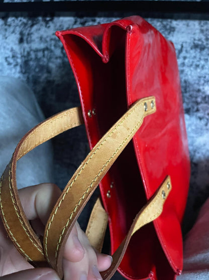 Louis Vuitton Vernis Rouge/Red Totebag/ handbag vintage Y2K authentic glossy/ shiny good condition