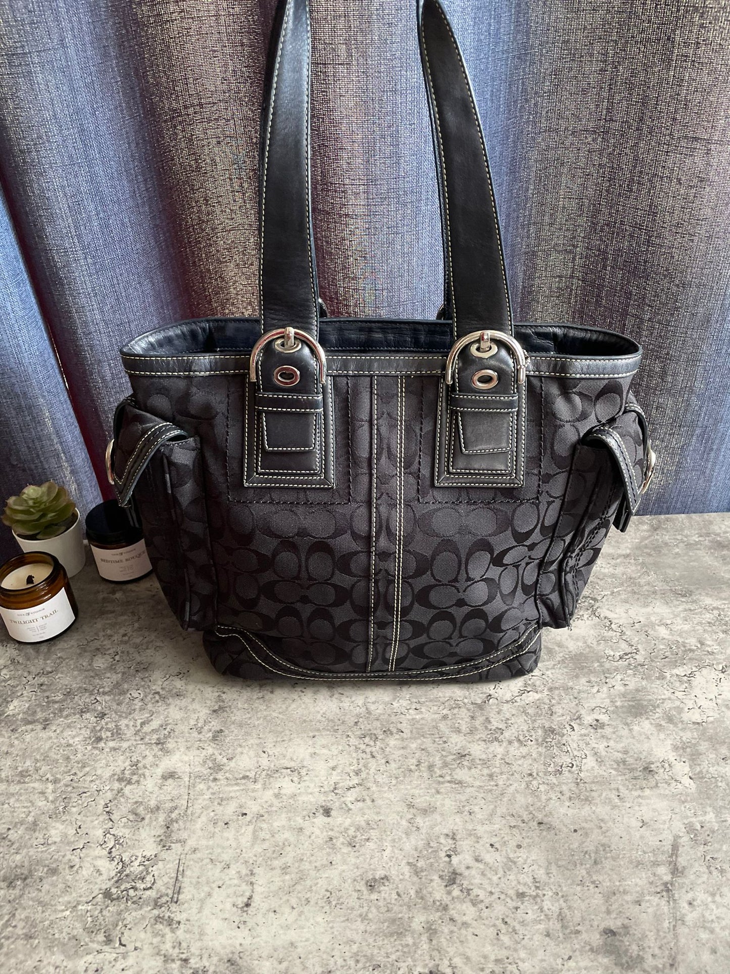 Vintage Coach Black Monogram Soho Handbag/Shoulderbag Authentic Y2K
Buckle