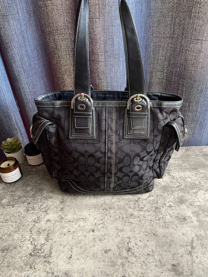 Vintage Coach Black Monogram Soho Handbag/Shoulderbag Authentic Y2K
Buckle