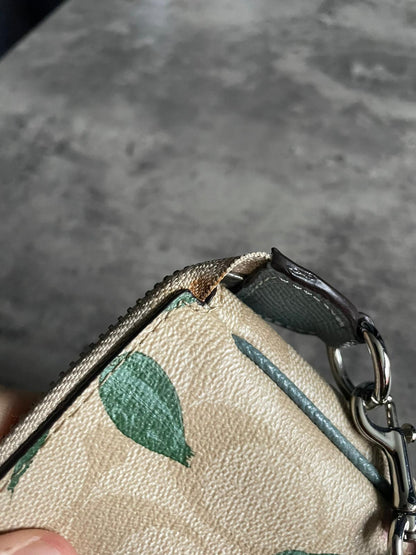 Coach Monogram Flower Print Mini
Handbag/Shoulderbag Beige authentic good condition