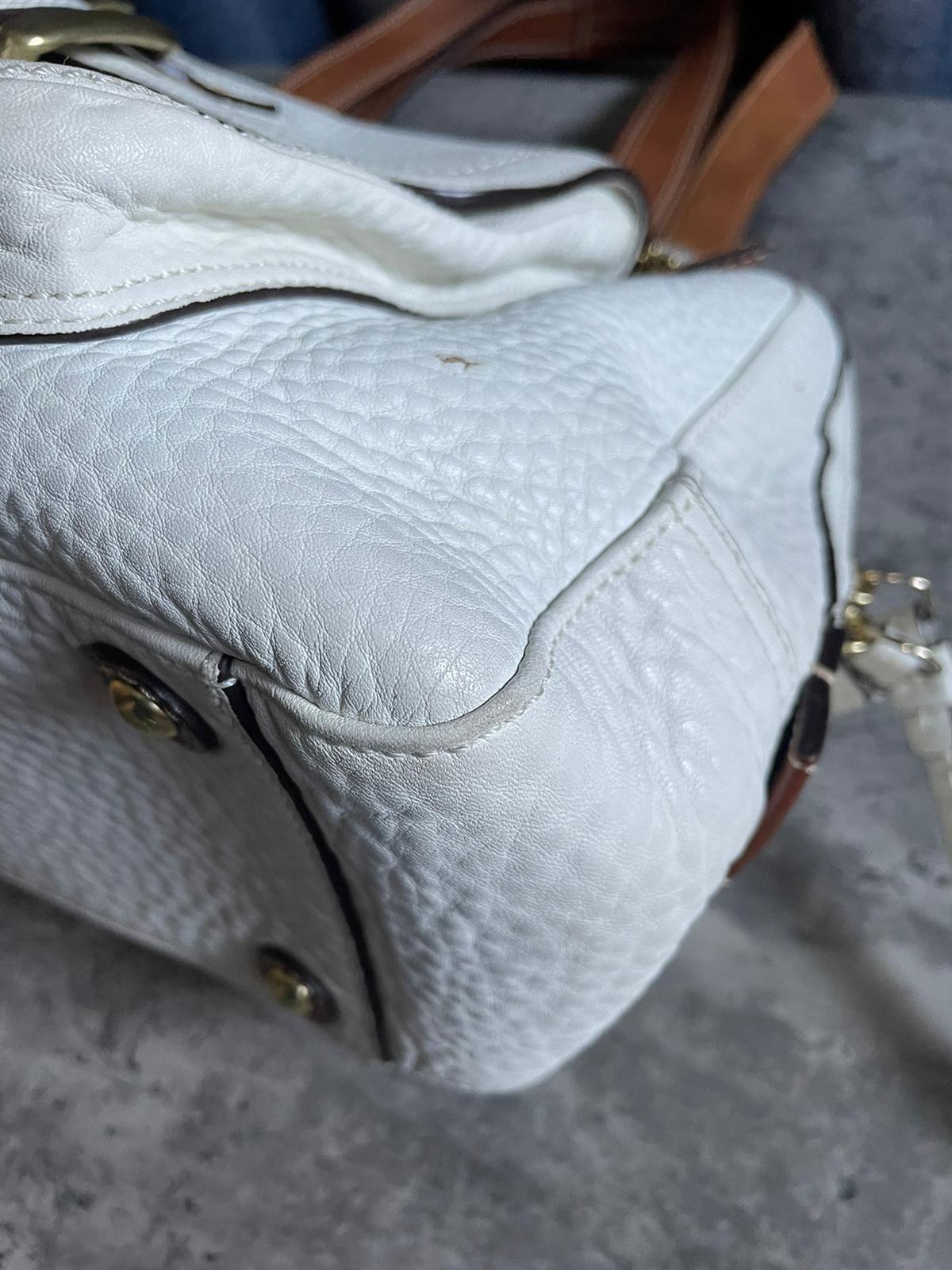 Vintage Coach Soho Handbag White/ Brown Leather Buckle Flap Authentic Y2k
Good condition