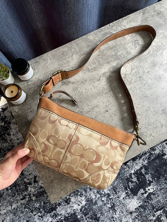 Vintage Coach Monogram Crossbody Bag
Beige/Brown Y2k Authentic